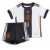 Maillot de foot Allemagne Leon Goretzka #8 Domicile vêtements enfant Monde 2022 Manches Courtes (+ pantalon court)